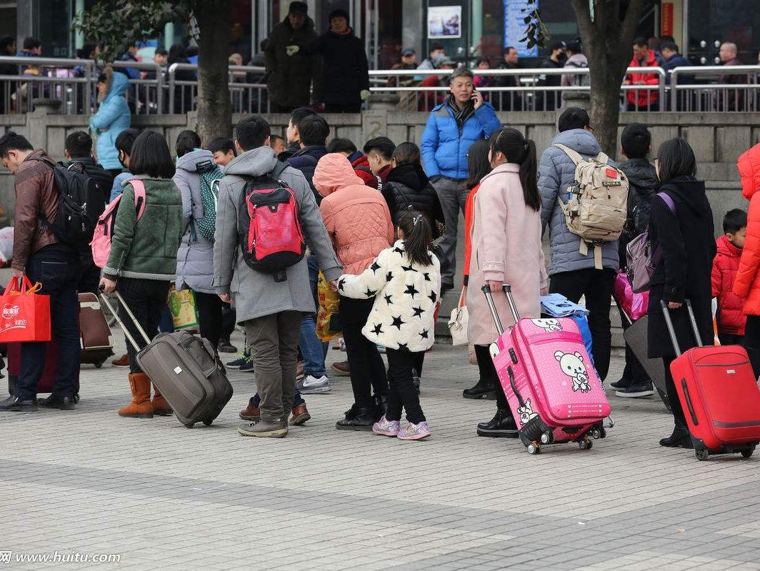 基于工控機的機房監控助火車站挺拔直面春運大潮